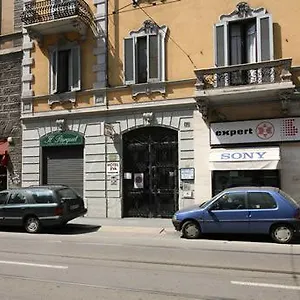 Szálloda Eva, Milánó